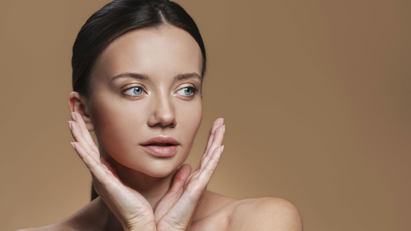 How Platysmaplasty Tightens and Smooths the Neck