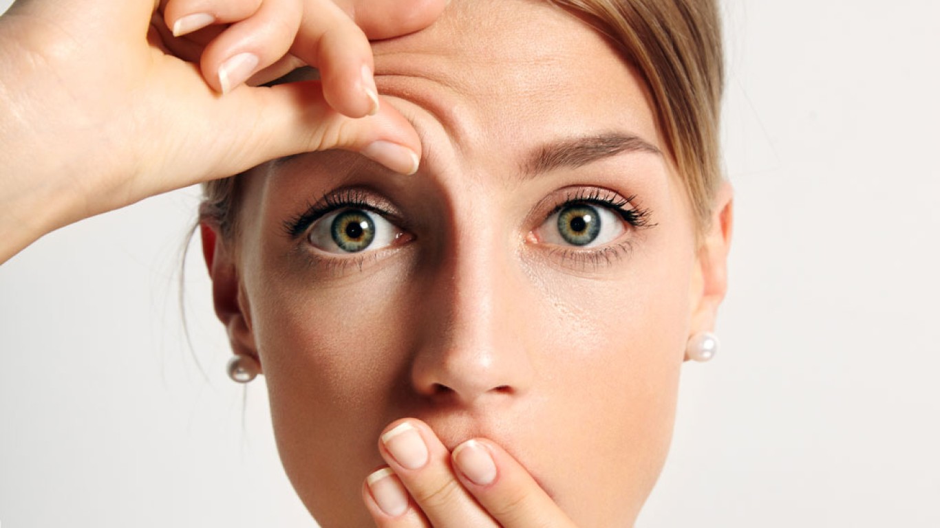 Best Treatment for Forehead Wrinkles Based on Age and Skin Type