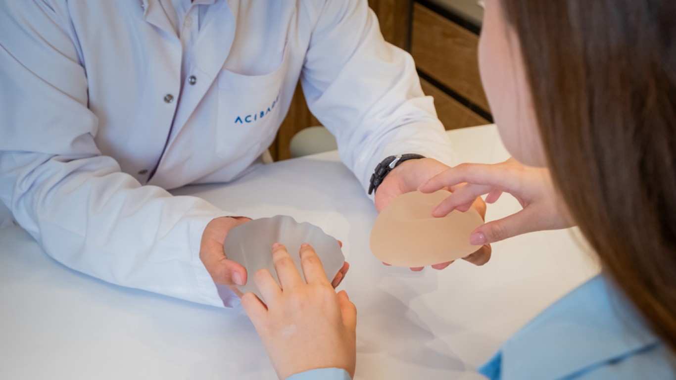 5 Factors to Consider When Choosing a Doctor for an Aesthetic Procedure