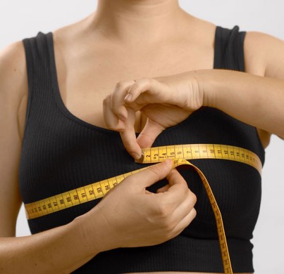 Mejor ropa tras un aumento de pecho: qué usar