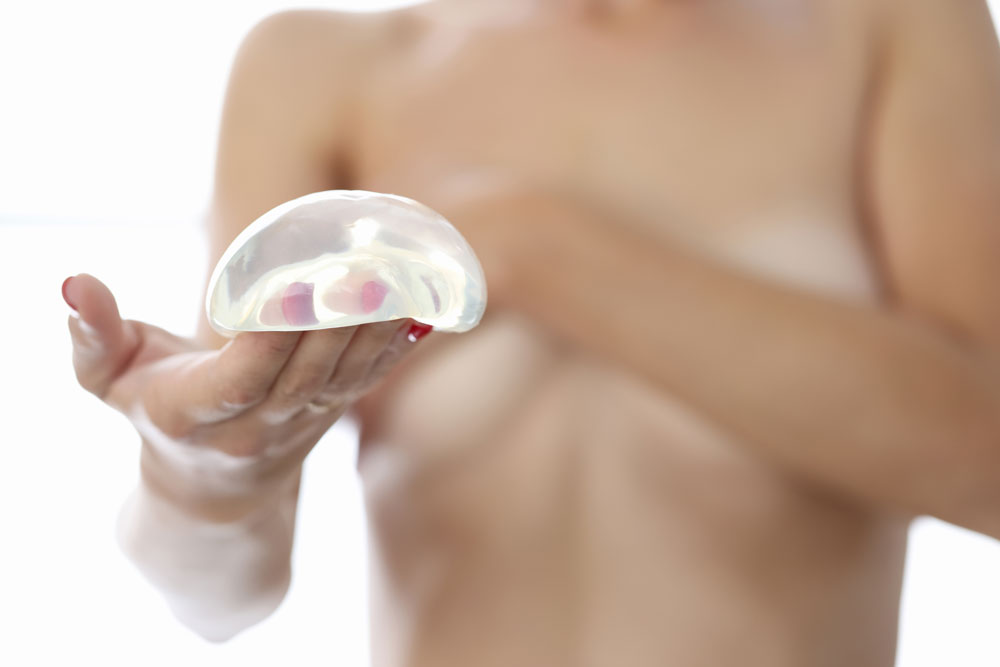 Quel est le meilleur âge pour les implants mammaires ?