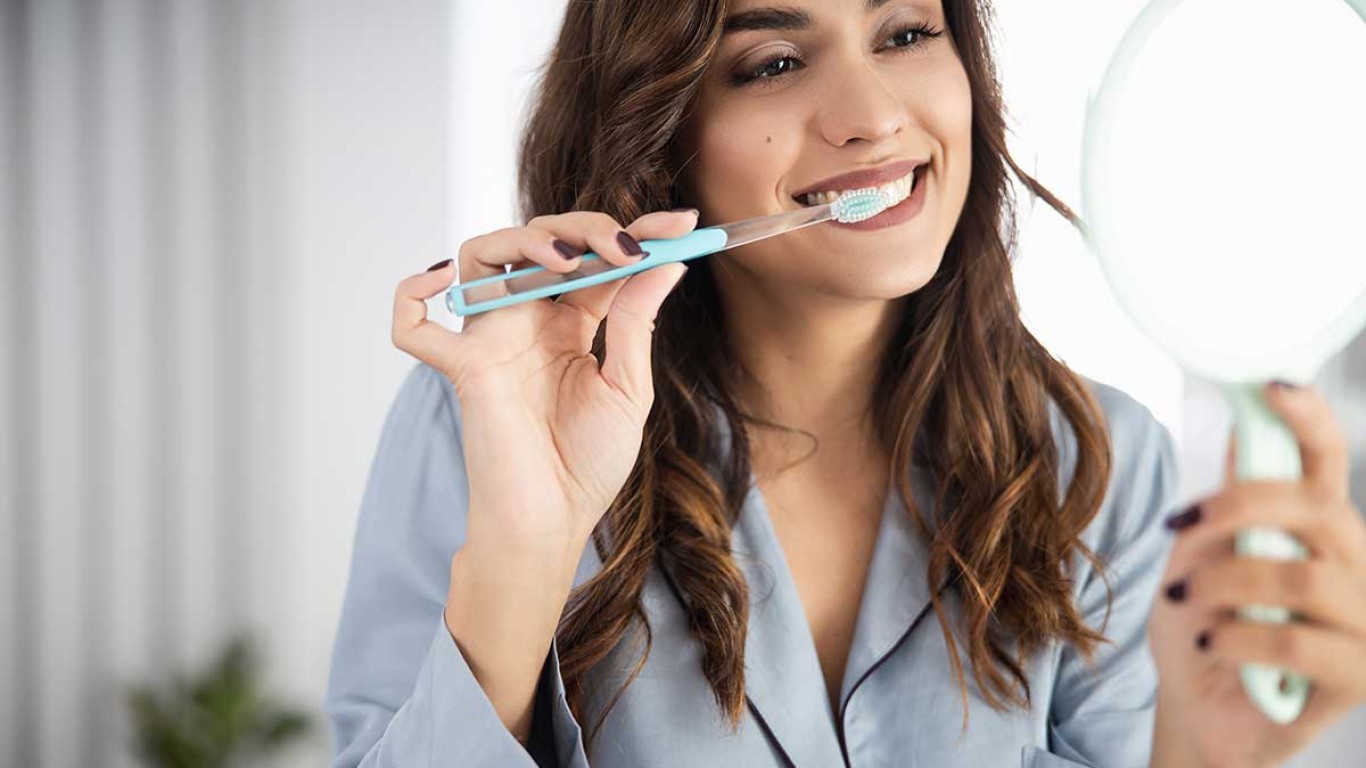 Implantes dentales en Turquía: 7 beneficios de viajar al extranjero