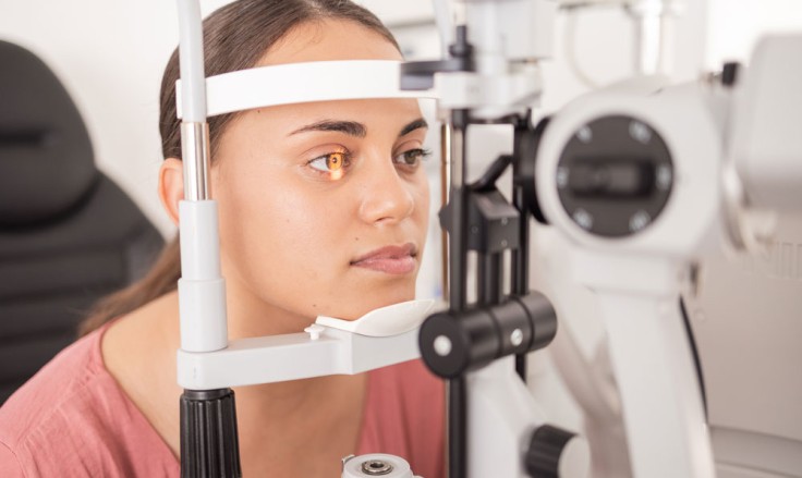 A Complete Guide To Femto LASIK: What Is It, Cost, Procedure