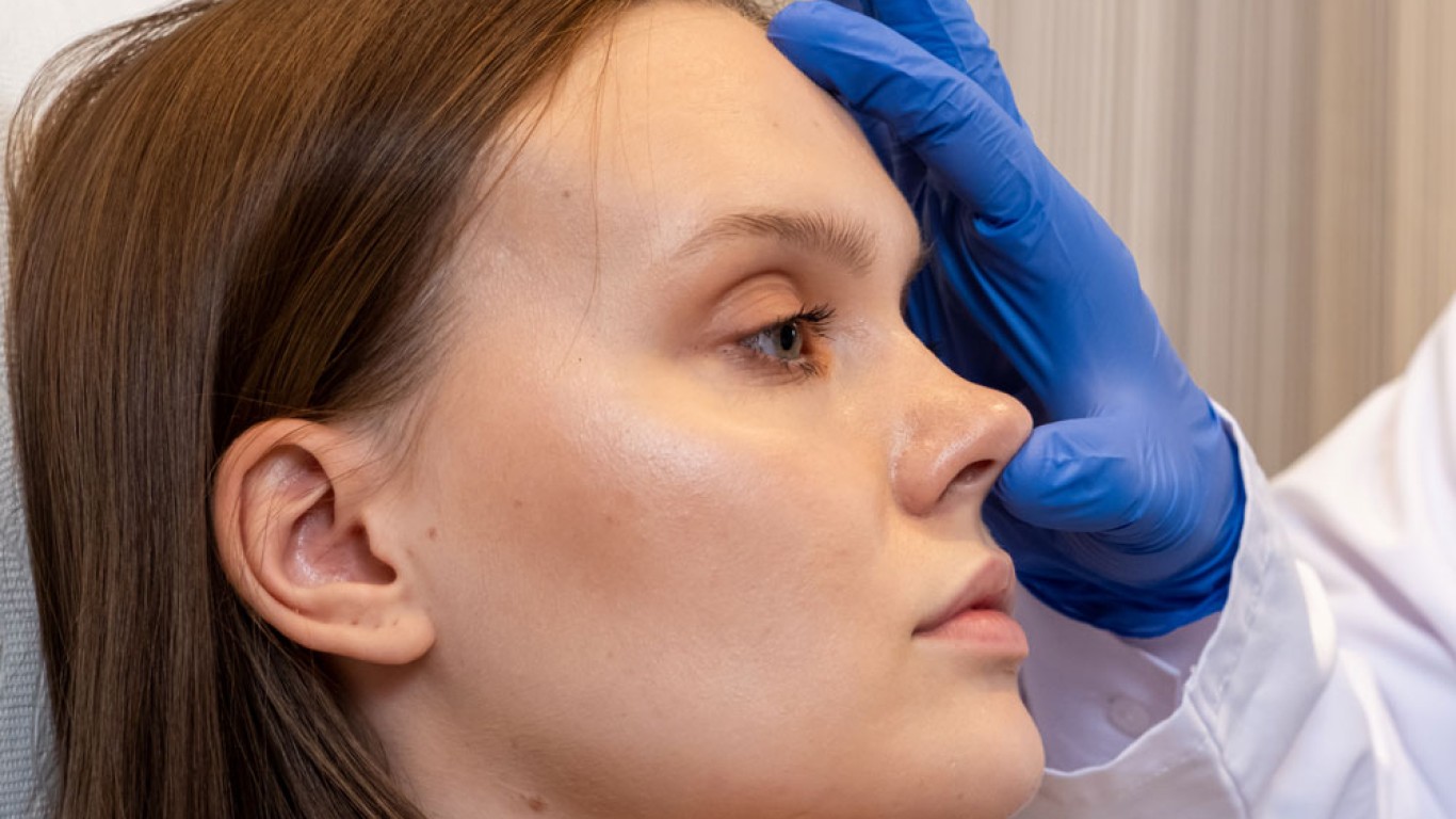 How to Sleep Comfortably After a Nose Job