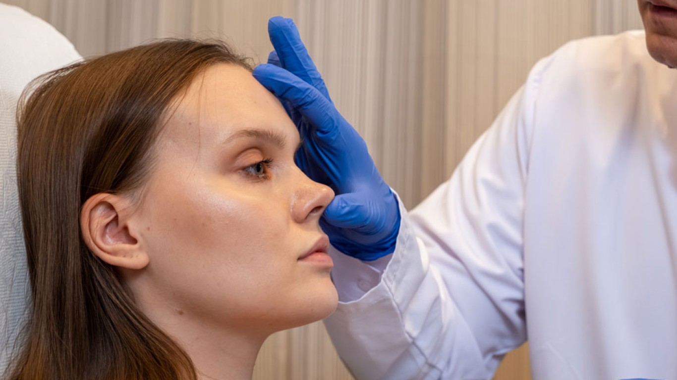 Rinoplastia: Cómo elegir la forma adecuada para su rostro