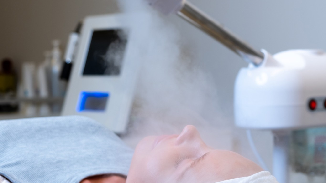 What Is Cryotherapy? Benefits, Uses, and Cosmetic Applications
