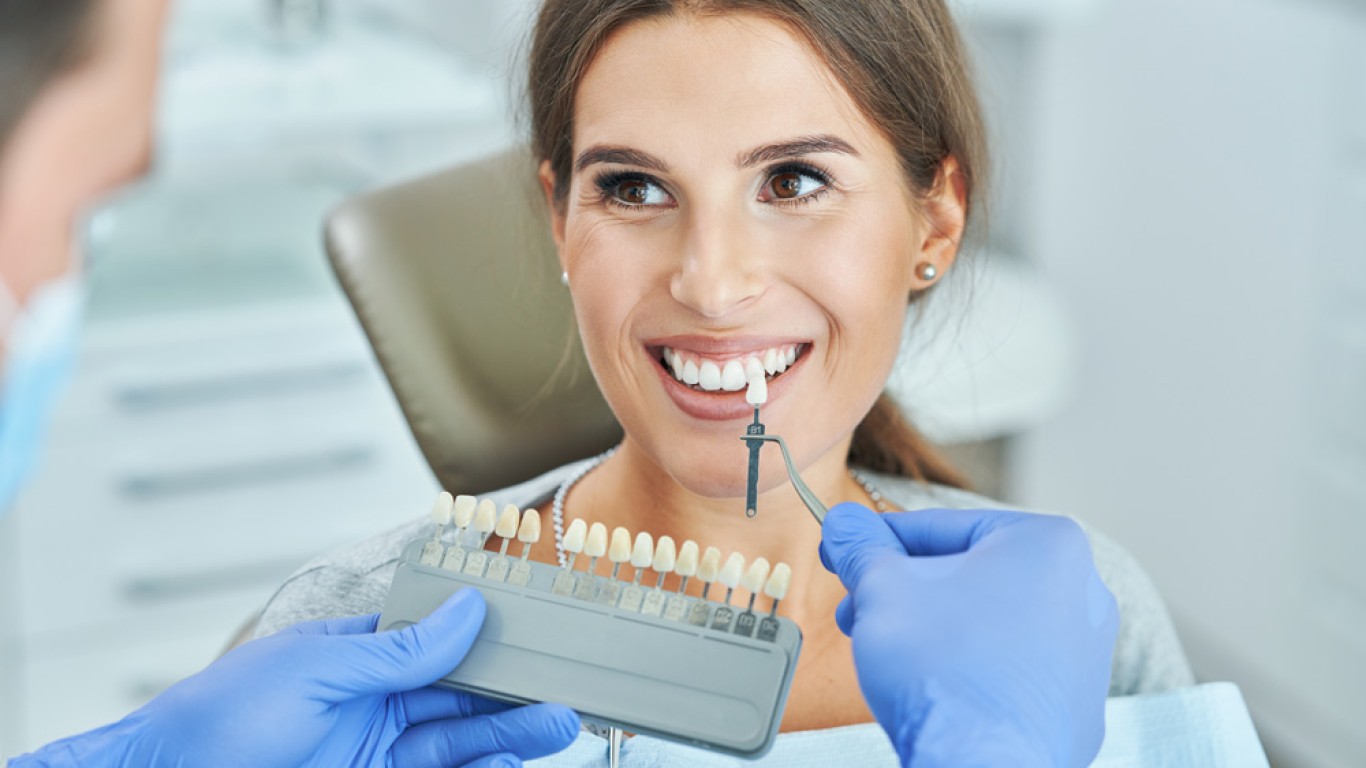 5 Beneficios Clave de las Coronas de Zirconio en Estética Dental