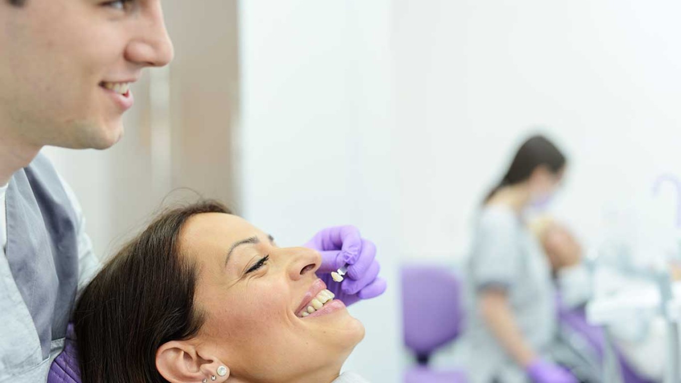 Carillas Dentales o Coronas de Zirconio: Cómo Elegir