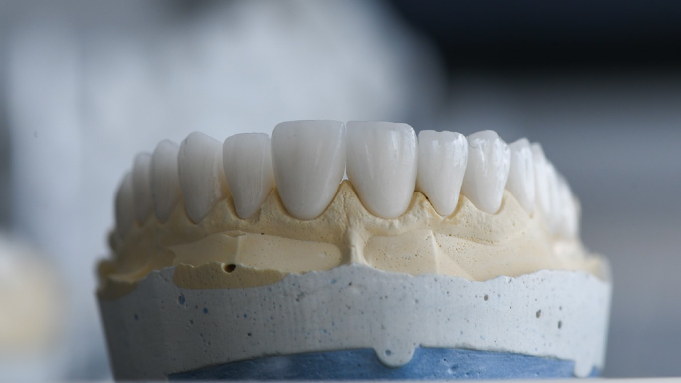 Coronas de zirconio en Turquía: qué son, precio y procedimiento